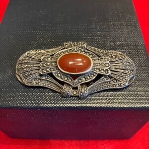 VINTAGE STERLING SILVER AND CARNELIAN BROOCH